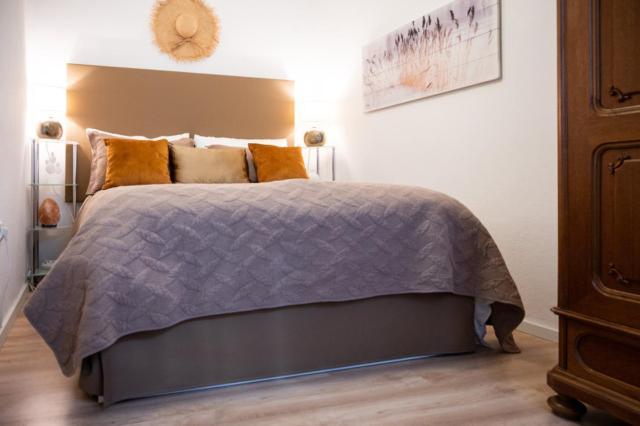 Cozy Apartment Steyr Mitte, Ruhig, Parkplatz, Terasse, 2 Schlafzimmer, Wlan Exterior foto