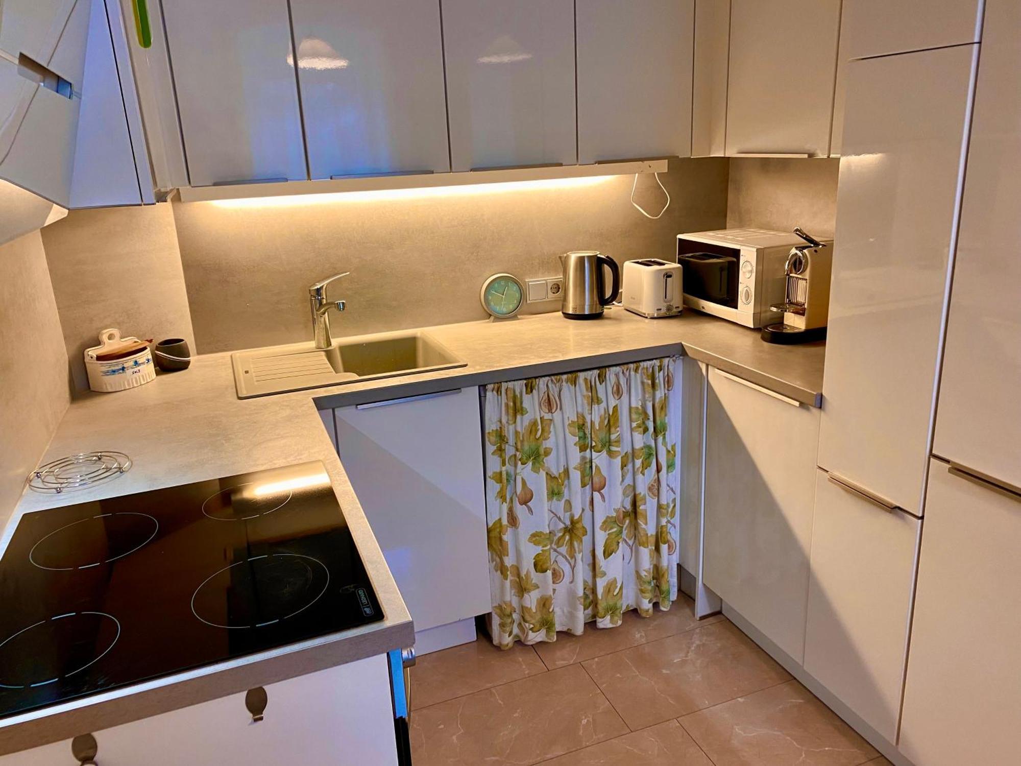 Cozy Apartment Steyr Mitte, Ruhig, Parkplatz, Terasse, 2 Schlafzimmer, Wlan Exterior foto